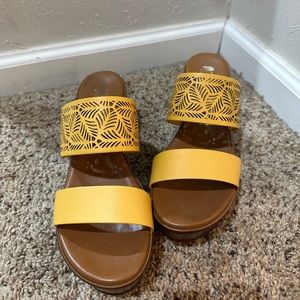 Sandal
